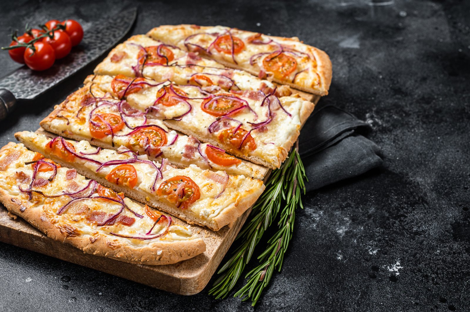 Wood-fired flatbread pizza at Black Harbor Brewing